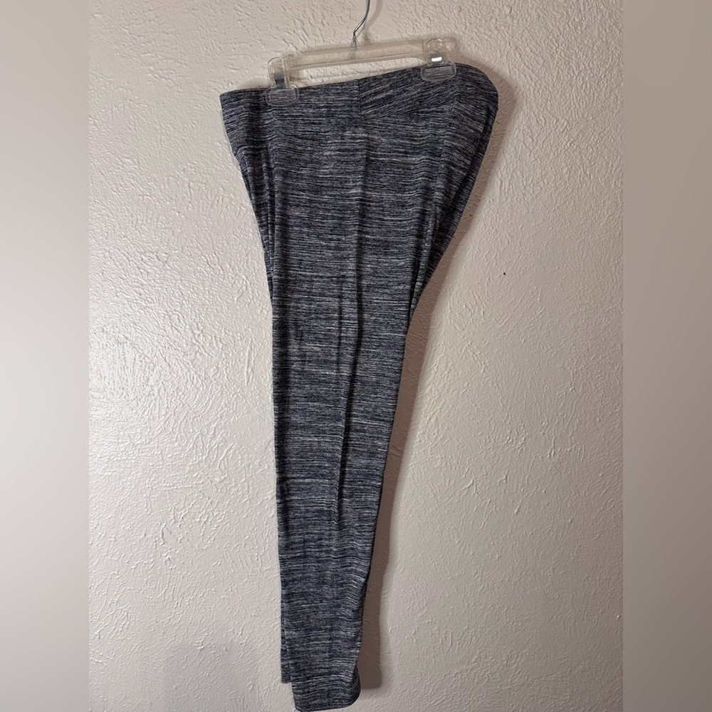 Woman’s leggings sz 8-10